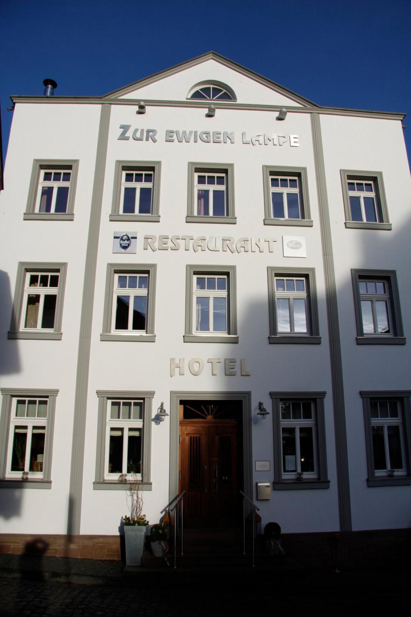 Zur Ewigen Lampe Romantisches Landhotel & Restaurant Nideggen Exteriör bild